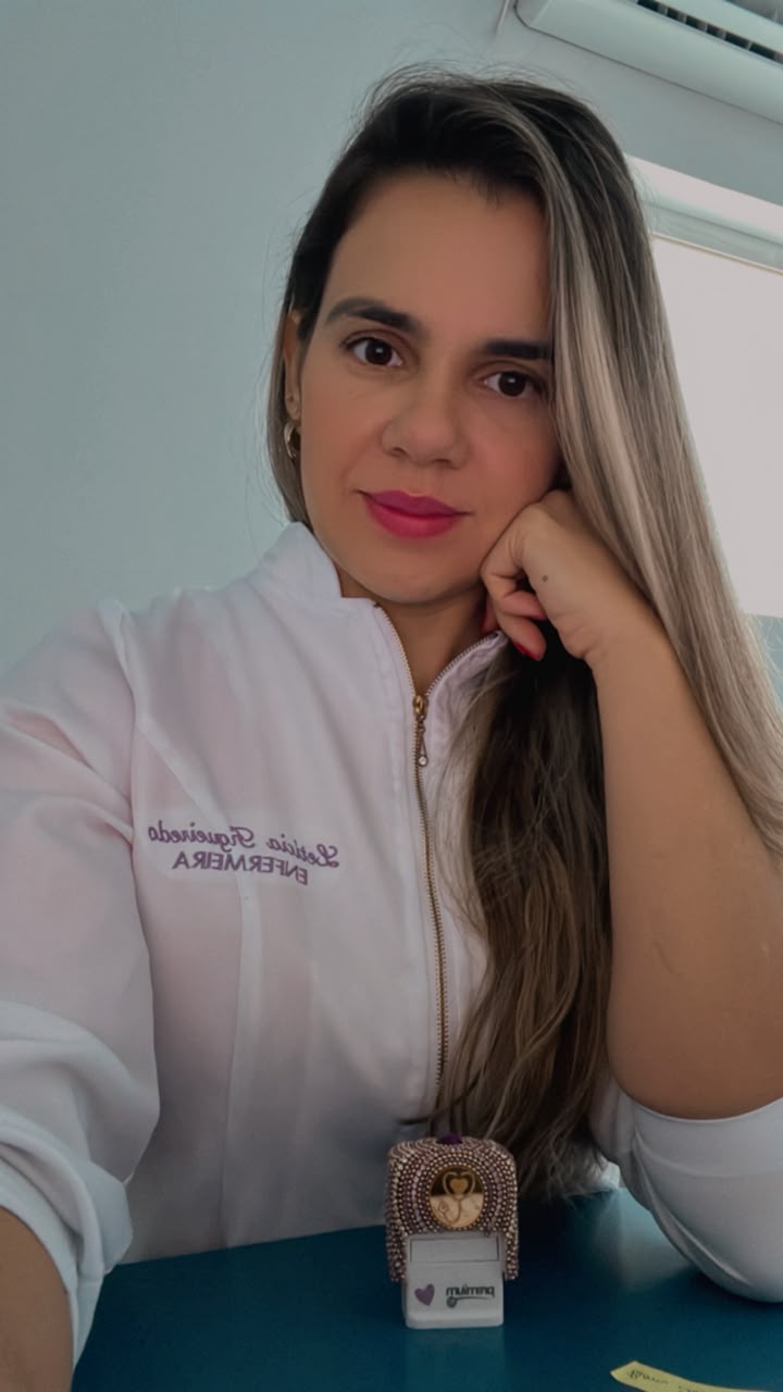 Retrato profissional de Letícia Figueiredo, enfermeira
